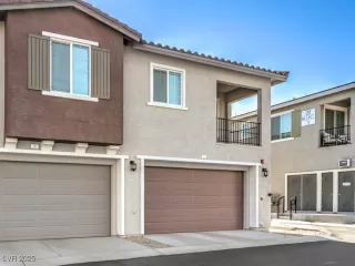 Photo #1: 2703718 Listing 