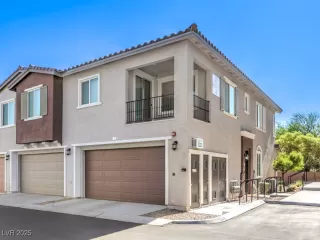 Photo #2: 2703718 Listing 