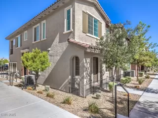 Photo #3: 2703718 Listing 