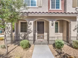 Photo #5: 2703718 Listing 