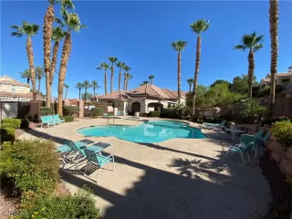 Photo #5: 2703720 Listing