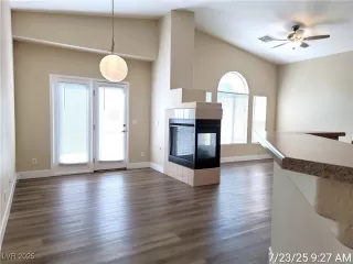 Photo #1: 2703724 Listing 