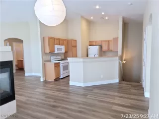 Photo #2: 2703724 Listing 