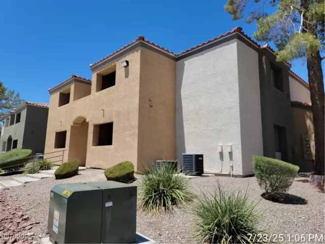 MLS: 2703726 Condo For Sale