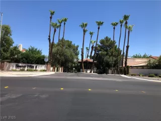 Photo #4: 2703745 Listing