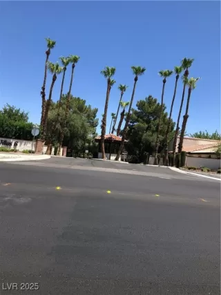 Photo #5: 2703745 Listing