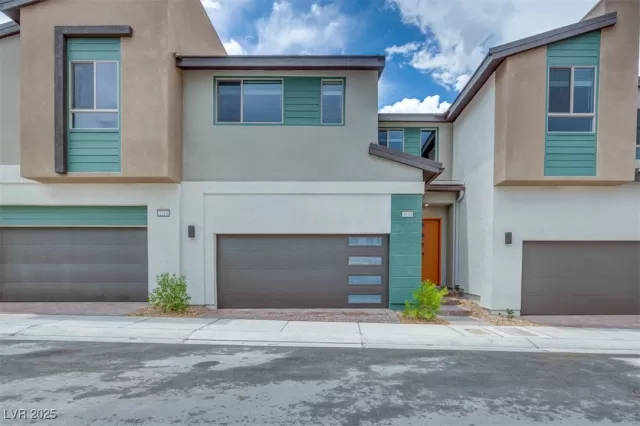 MLS: 2703751 Condo For Sale