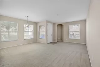 Photo #5: 2703764 Listing 