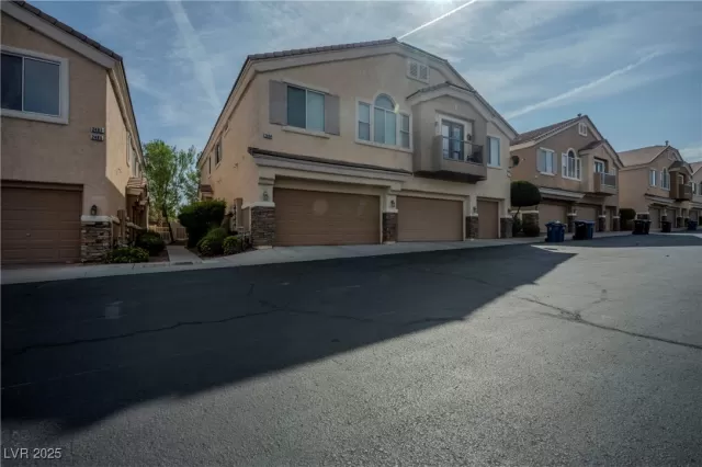 MLS: 2703768 Condo For Sale