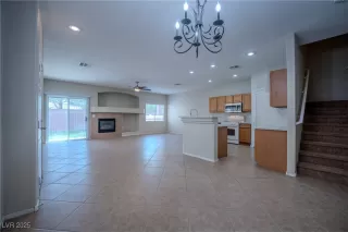 Photo #1: 2703768 Listing 