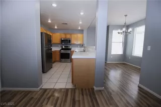 Photo #2: 2703781 Listing 