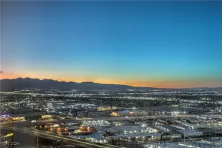 Photo #2: 2703800 Listing 