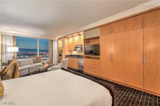 Photo #5: 2703800 Listing 