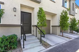 Photo #1: 2703801 Listing