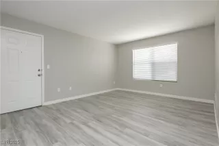 Photo #5: 2703803 Listing 