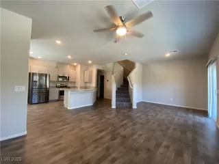 Photo #5: 2703824 Listing 