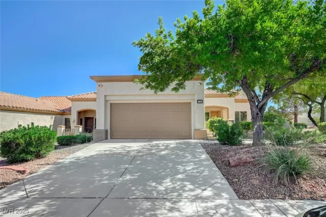 MLS: 2703833 Condo For Sale