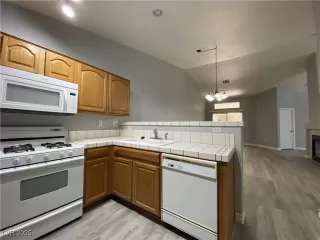 Photo #1: 2703874 Listing 