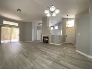 Photo #4: 2703874 Listing 