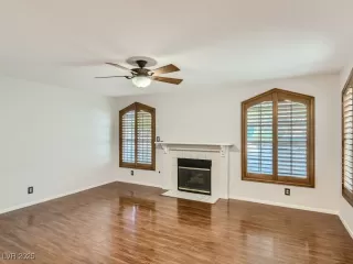 Photo #1: 2703882 Listing 