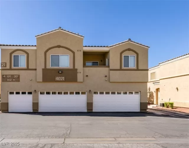 MLS: 2703899 Condo For Sale