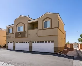 Photo #1: 2703899 Listing