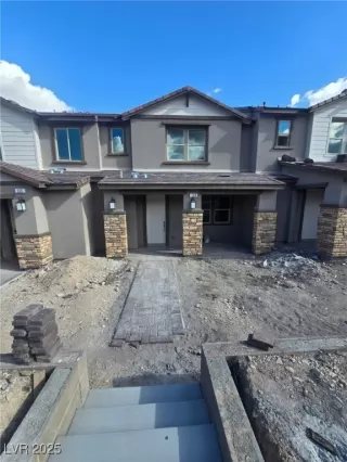 Photo #1: 2703912 Listing