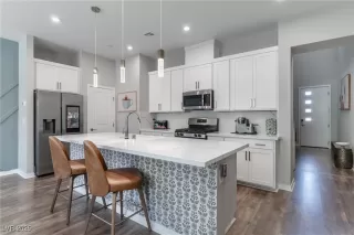 Photo #2: 2703920 Listing
