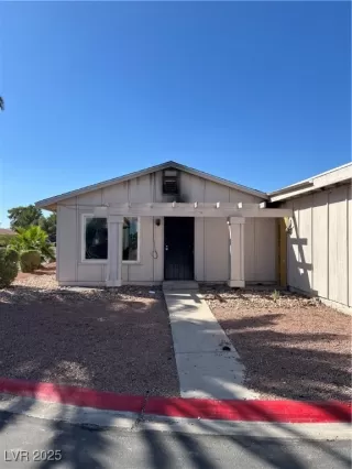 Photo #1: 2703939 Listing