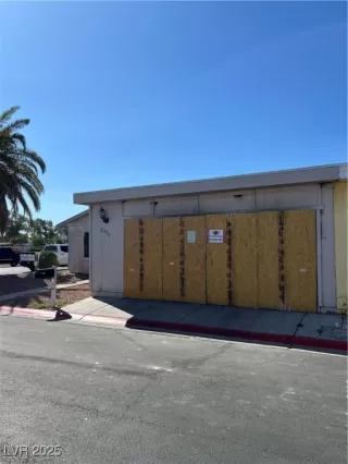 Photo #2: 2703939 Listing