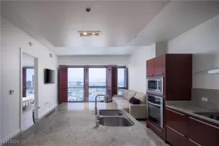 Photo #5: 2703994 Listing