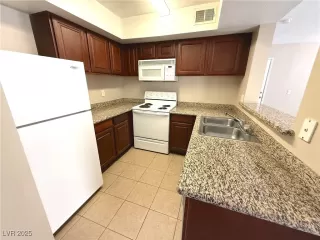 Photo #3: 2703998 Listing 