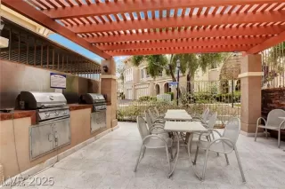 Photo #3: 2704002 Listing 