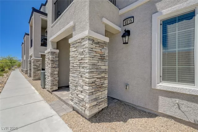 MLS: 2704010 Condo For Sale