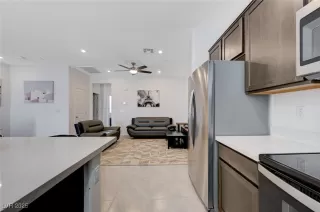 Photo #5: 2704010 Listing 