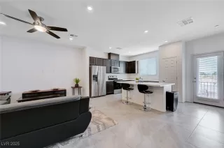 Photo #6: 2704010 Listing 