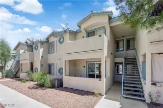 Photo #2: 2704018 Listing