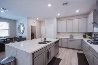 Photo #1: 2704020 Listing