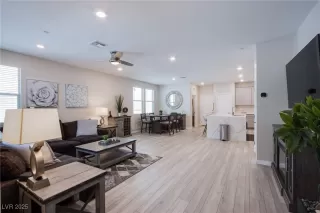 Photo #4: 2704020 Listing