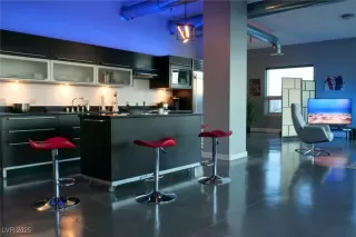 Photo #4: 2704021 Listing