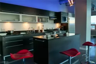 Photo #5: 2704021 Listing