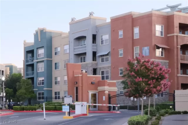MLS: 2704033 Condo For Sale