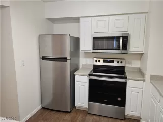 Photo #4: 2704036 Listing