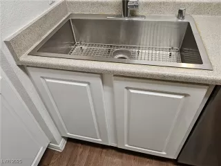 Photo #5: 2704036 Listing