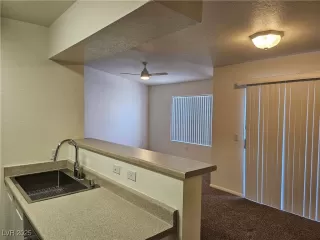 Photo #6: 2704036 Listing