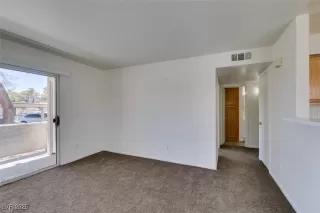 Photo #5: 2704046 Listing 