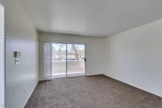 Photo #6: 2704046 Listing 