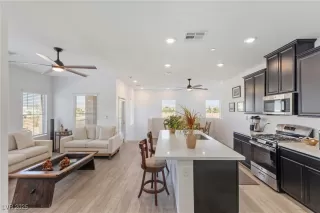 Photo #4: 2704047 Listing 