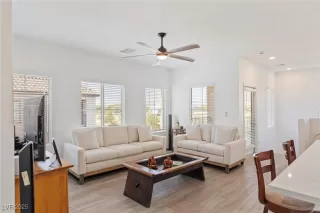 Photo #5: 2704047 Listing 