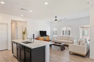 Photo #6: 2704047 Listing 